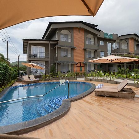 Stone Wood Hotel Amboli Амболи Экстерьер фото
